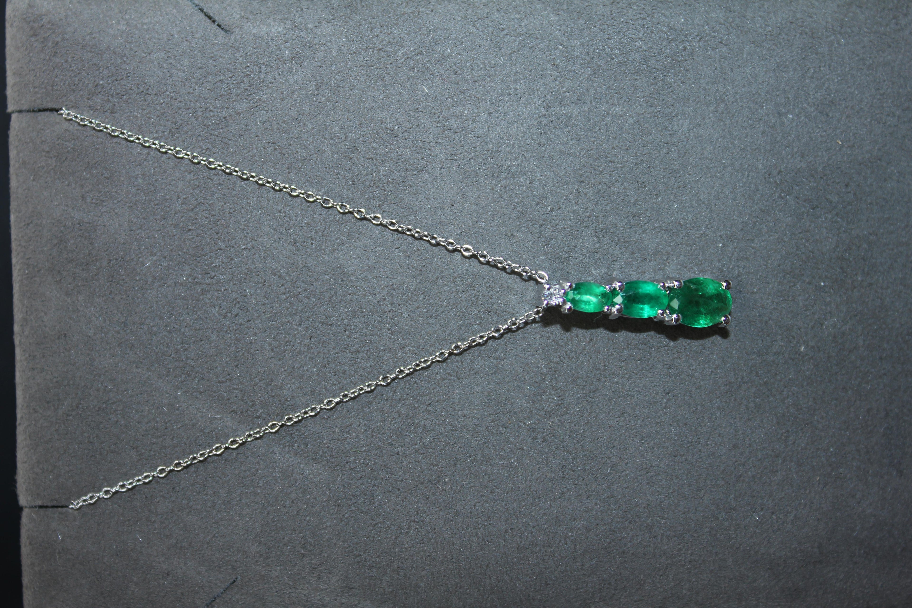 Oval Shape Drop Shape Emerald Diamond 18 Karat White Gold Chain Pendant Necklace