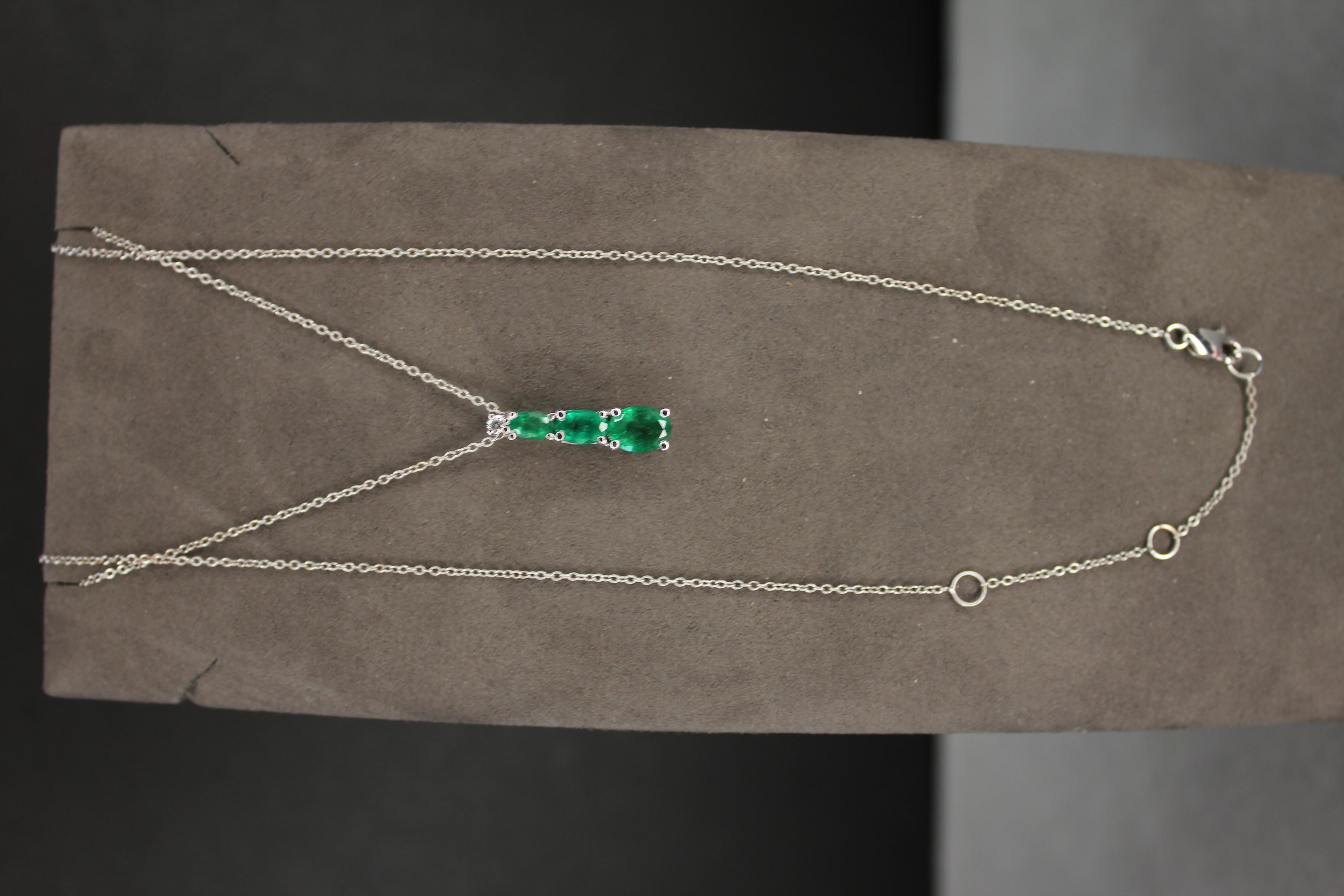 Oval Shape Drop Shape Emerald Diamond 18 Karat White Gold Chain Pendant Necklace