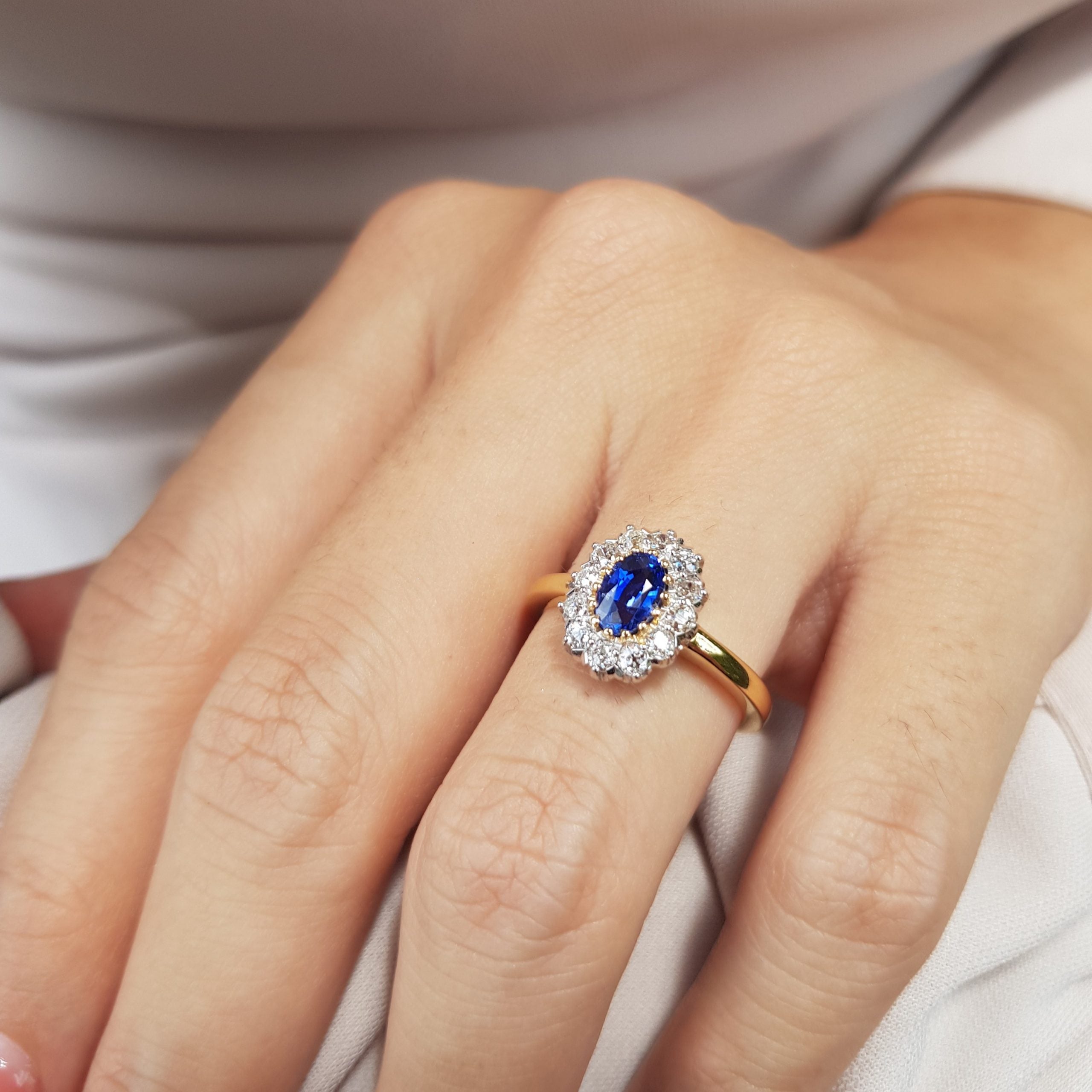 Ceylon Oval Shape Blue Sapphire Diamond Halo Antique Style 18K Yellow Gold Ring