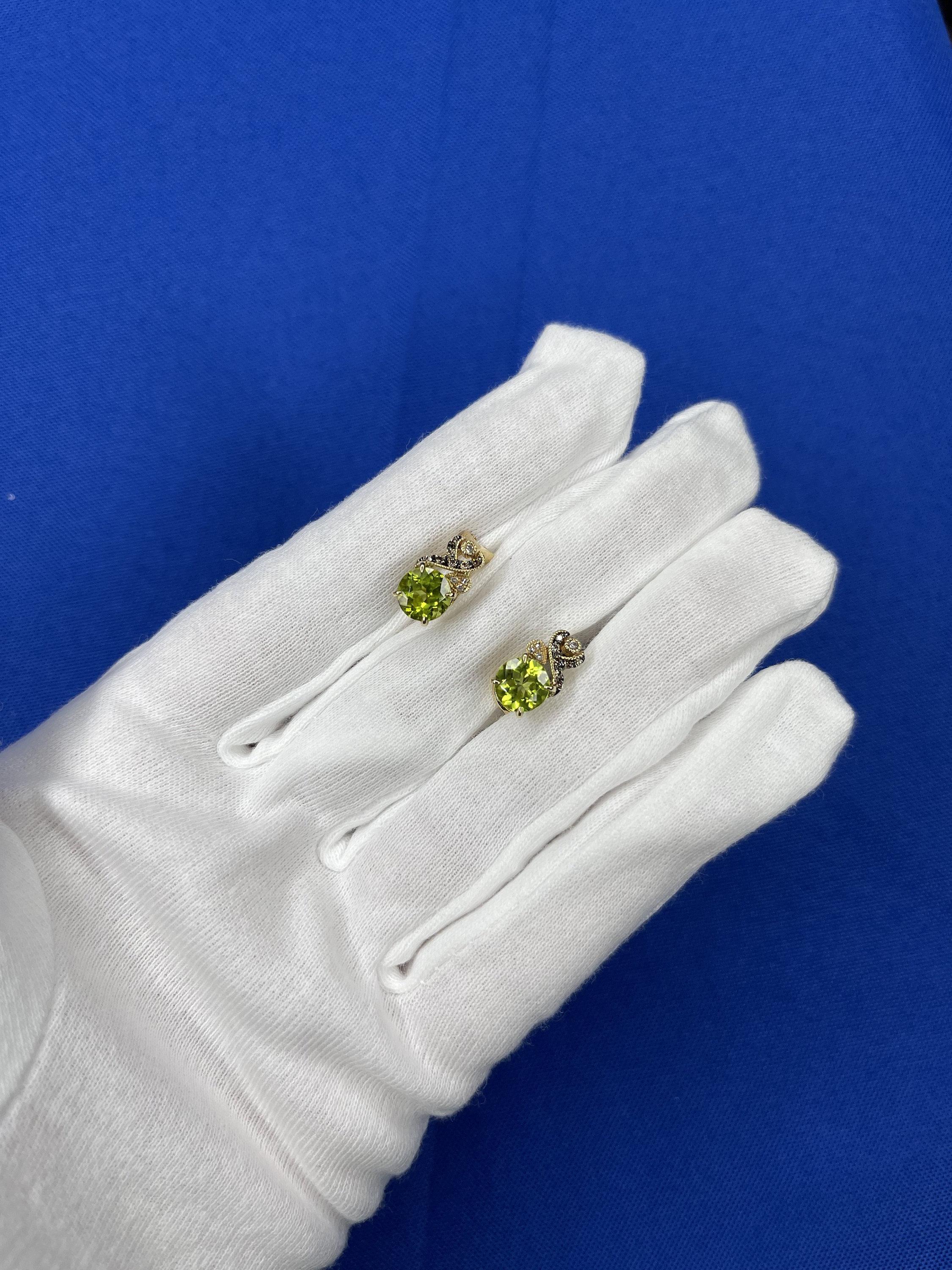 Round Brilliant Cut Jungle Forest Green Peridot Champagne White Diamond Channel