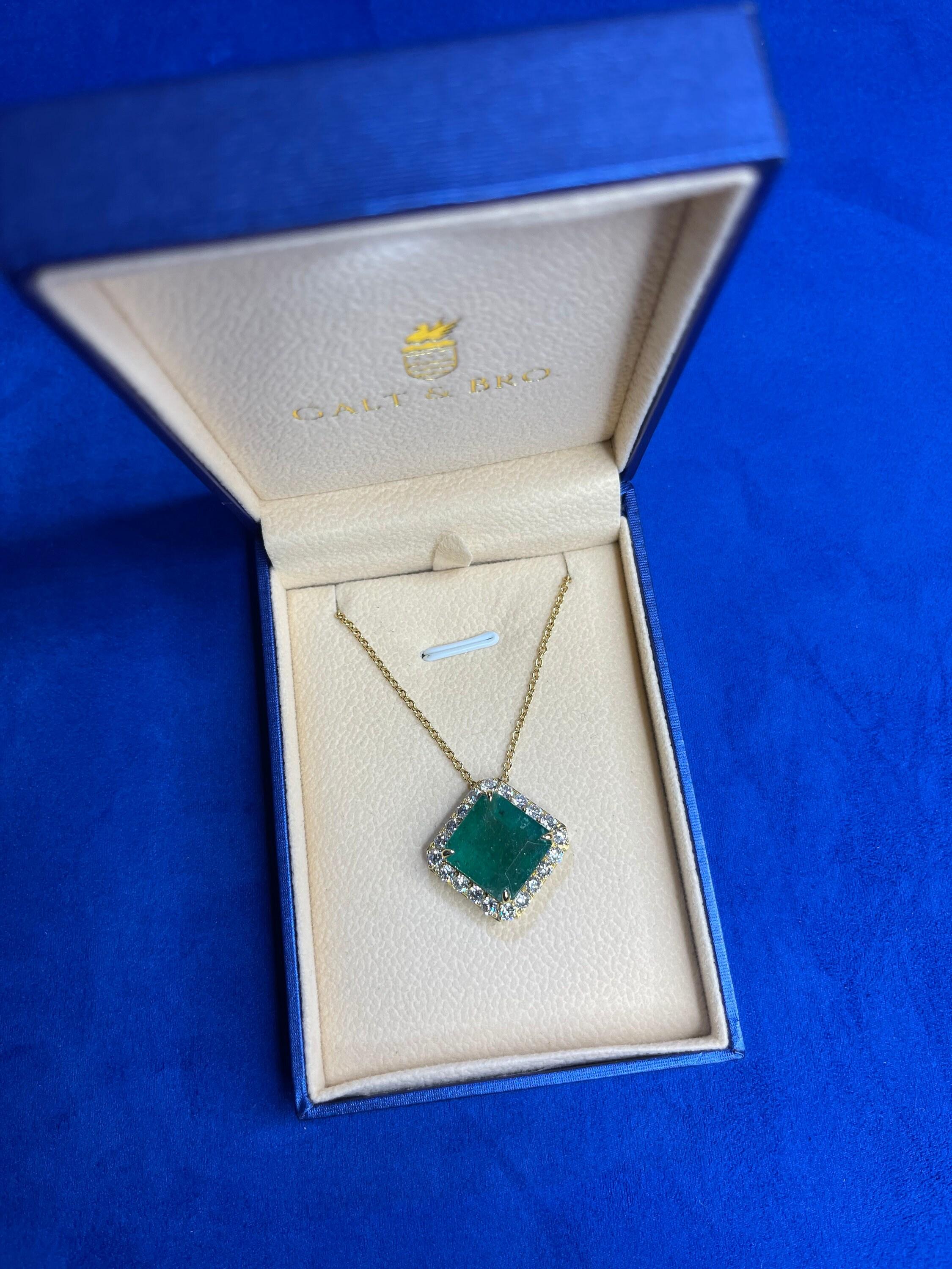 Square Emerald Cut Fancy Vivid Green Emerald Diamond Halo 18 Karat Yellow Gold A