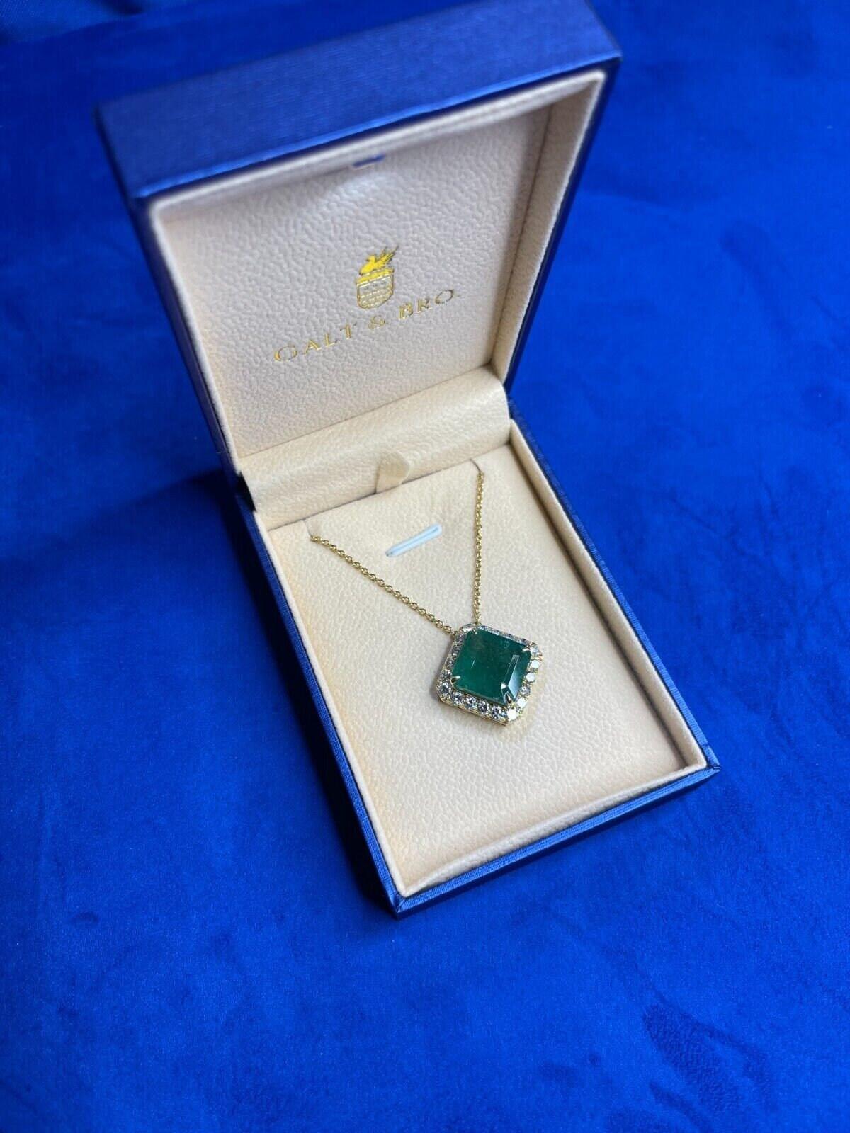 Square Emerald Cut Fancy Vivid Green Emerald Diamond Halo 18 Karat Yellow Gold A