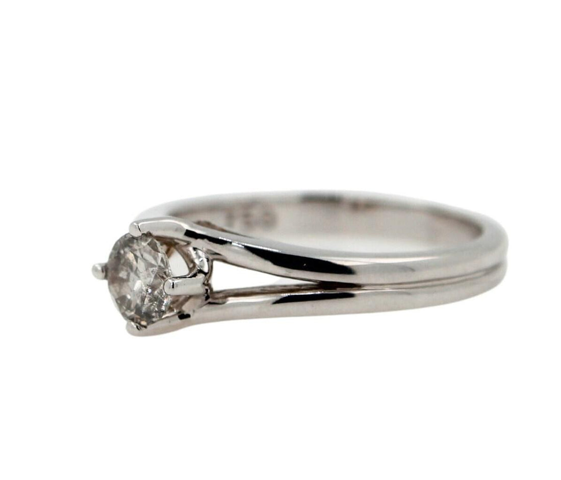 Vintage Style Brilliant Cut Round Shape Silvery Grey White Diamond Solitaire 18K