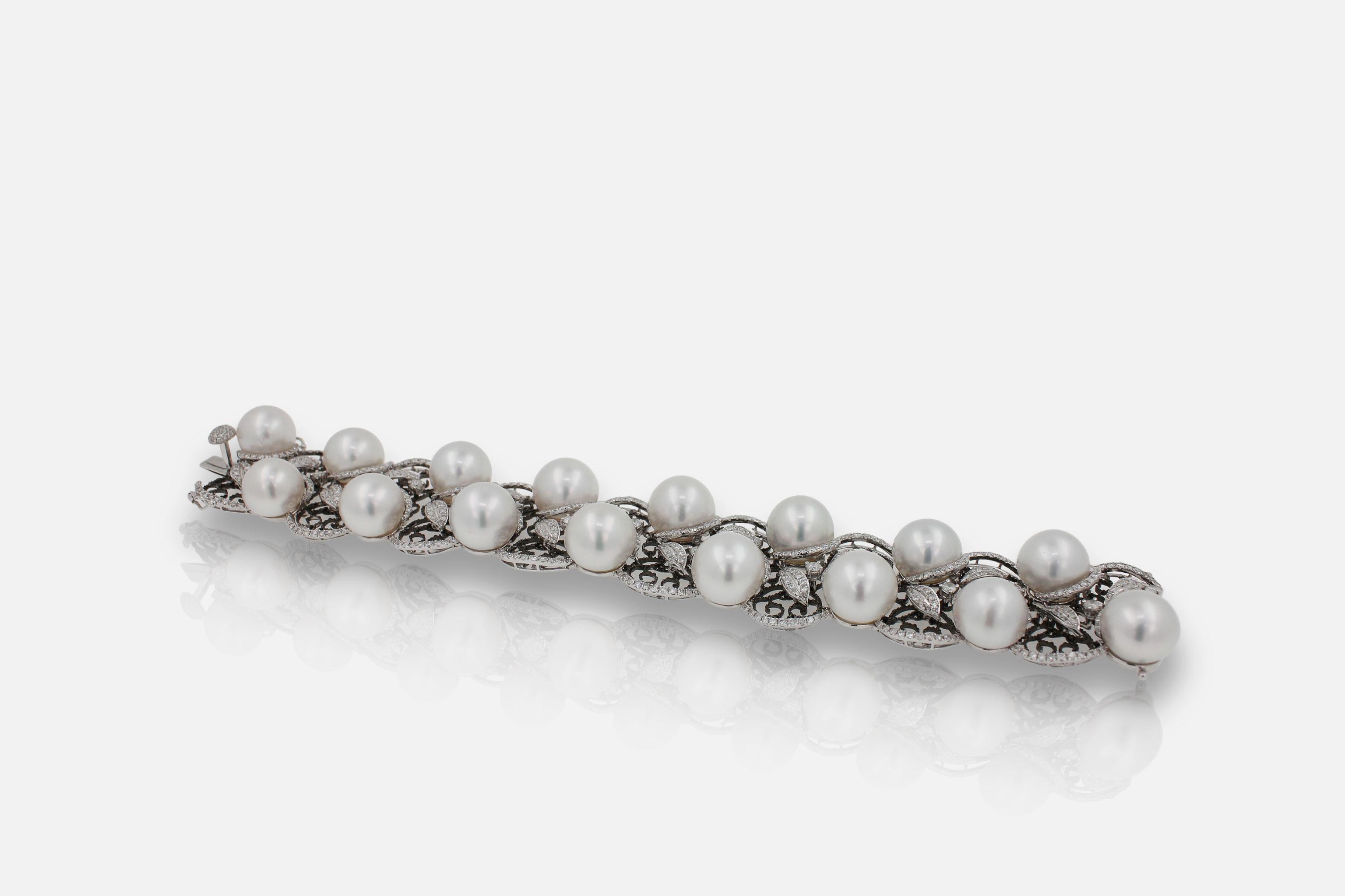 White South Sea Pearl Diamond 18 Karat White Gold Statement Chunky Bracelet