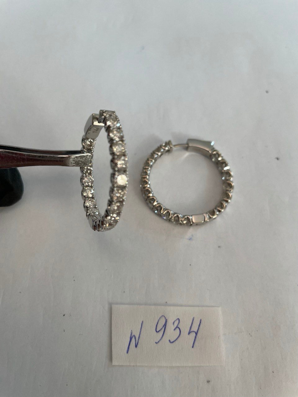 Classic Round Shape Brilliant Cut 18K White Gold Medium Hoop Earrings