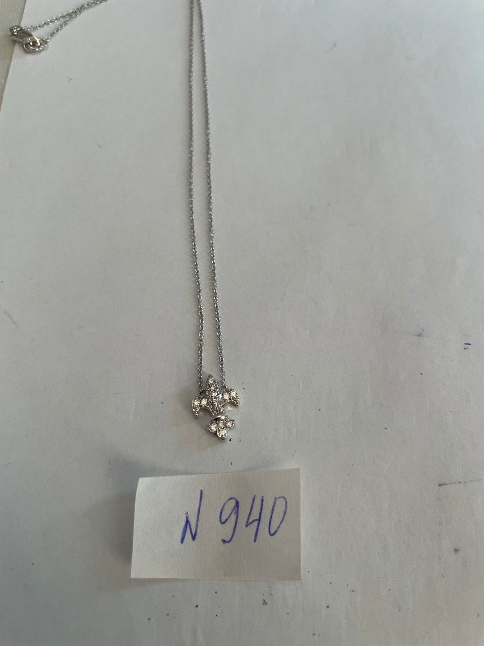 Fleur-de-lis Symbol Lily Floral Flower Diamond Motif White Gold Pendant Necklace