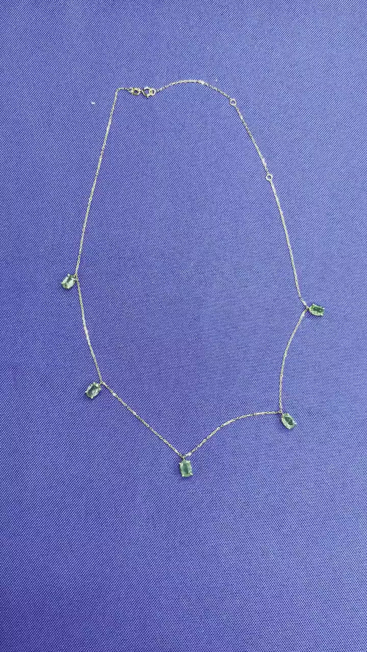 Multi Oval Shape Brilliant Cut Vivid Green Emeralds 14 Karat Yellow Gold Chain L
