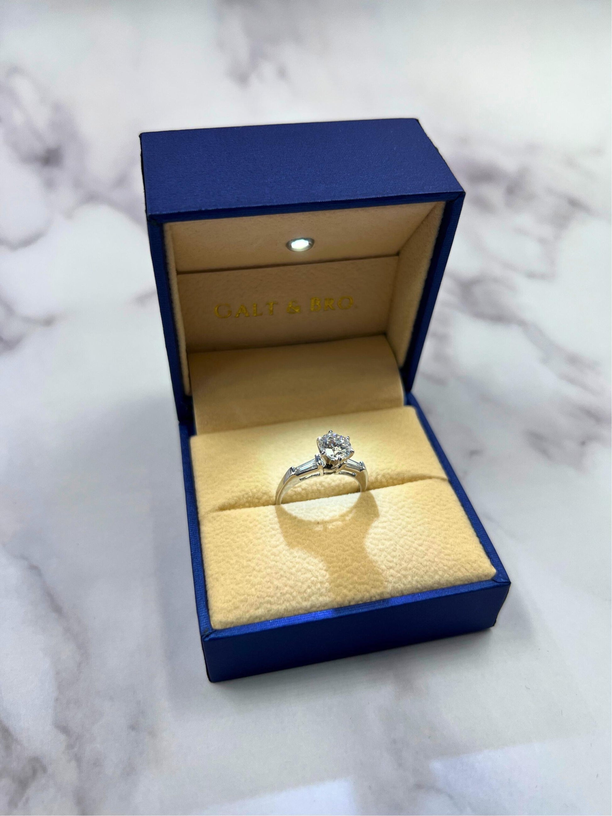 1.00 Carat Round Shape Brilliant Cut Diamond 18k White Gold Baguette Sides Ring