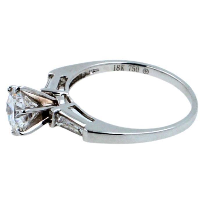 1.00 Carat Round Shape Brilliant Cut Diamond 18k White Gold Baguette Sides Ring