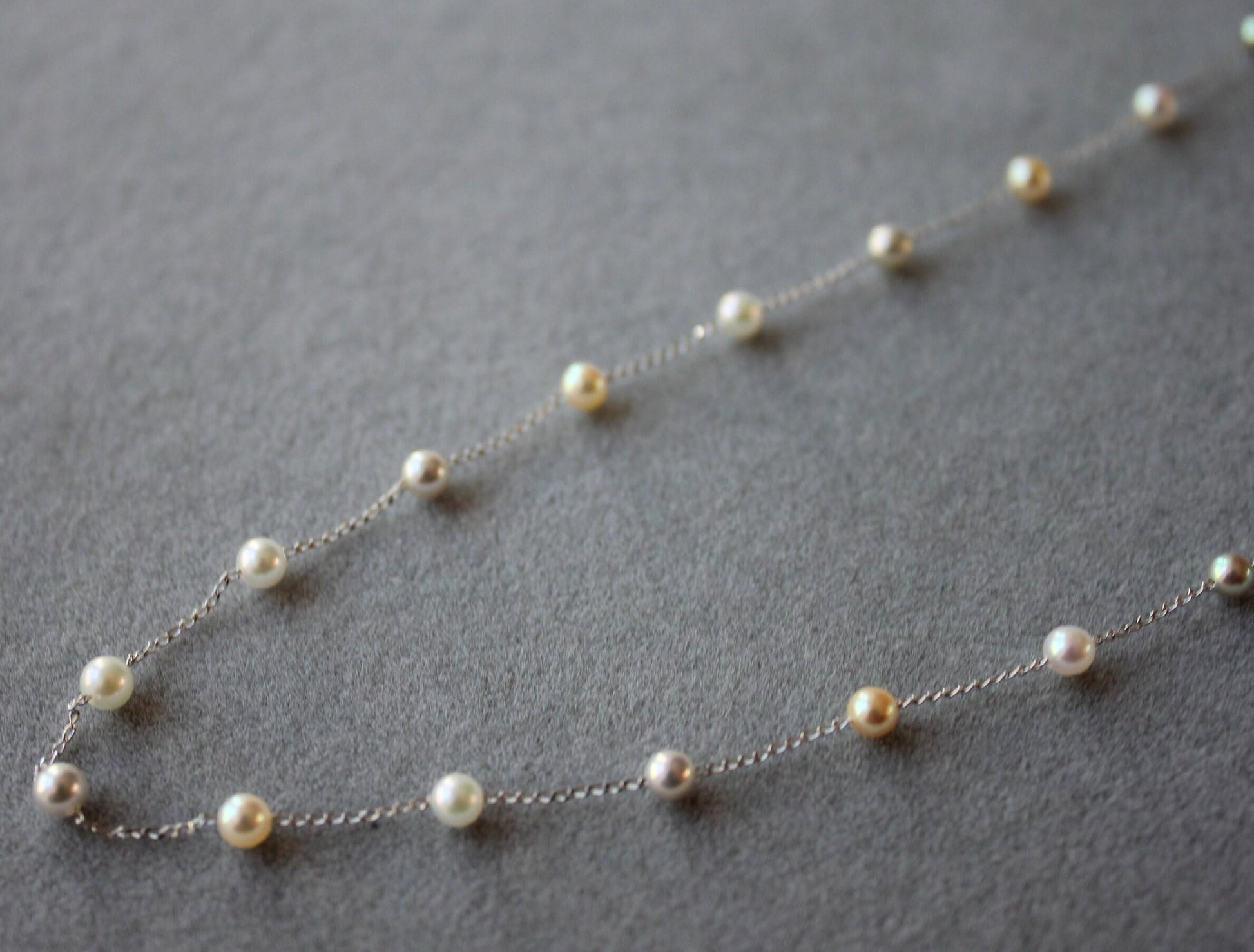 14 Karat White Gold Multi Color White Silver Grey Golden Akoya Pearl Bead Layer 