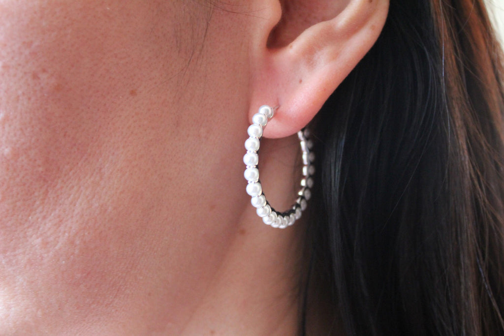 14 Karat White Gold White Silvery Baby Akoya Pearl Line Unique Statement Medium 