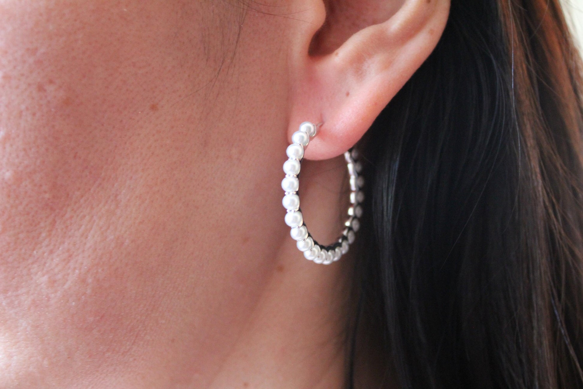 14 Karat White Gold White Silvery Baby Akoya Pearl Line Unique Statement Medium 