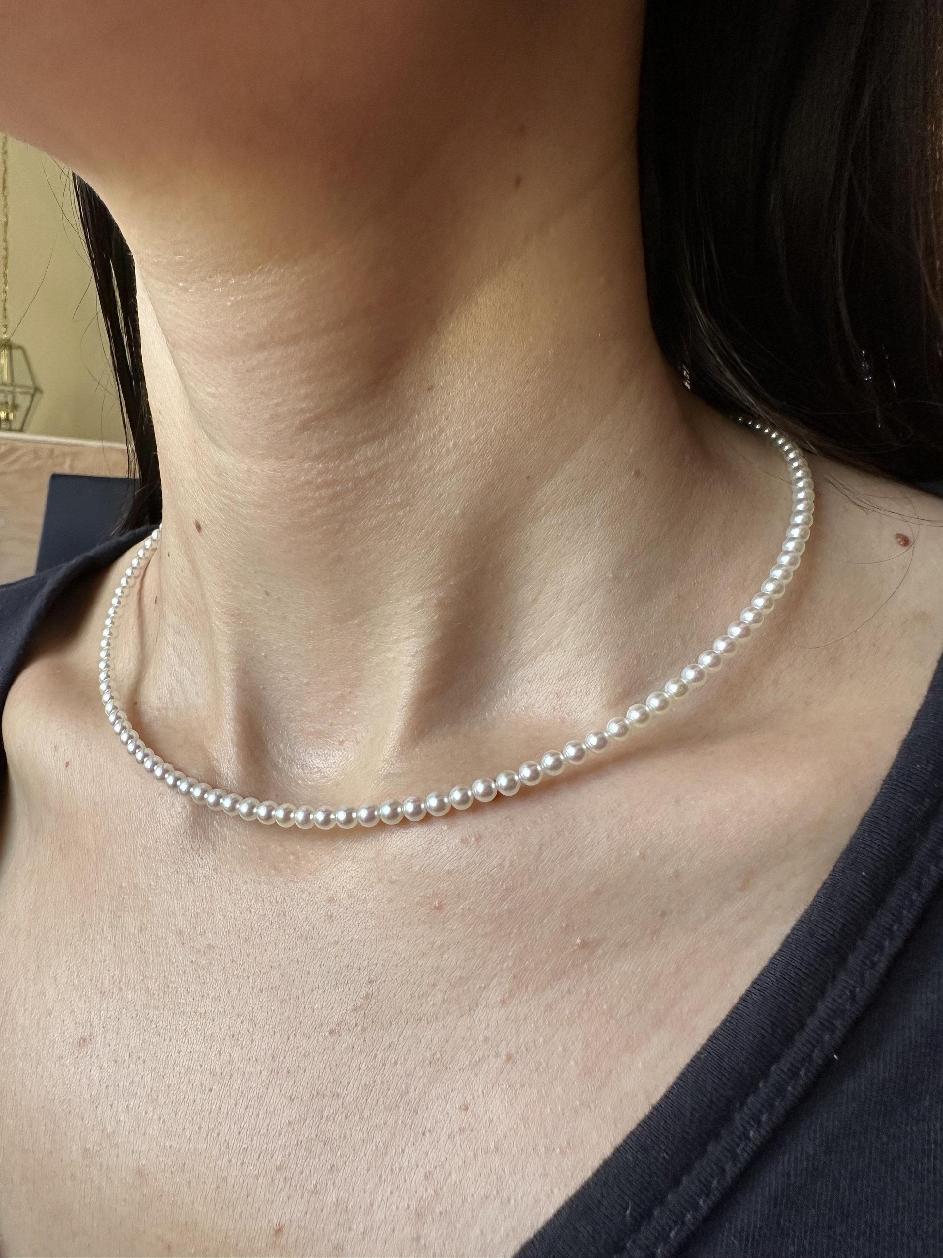 14 Karat Yellow Gold White Akoya Pearl Bead Layer Dainty Classic Beautiful White