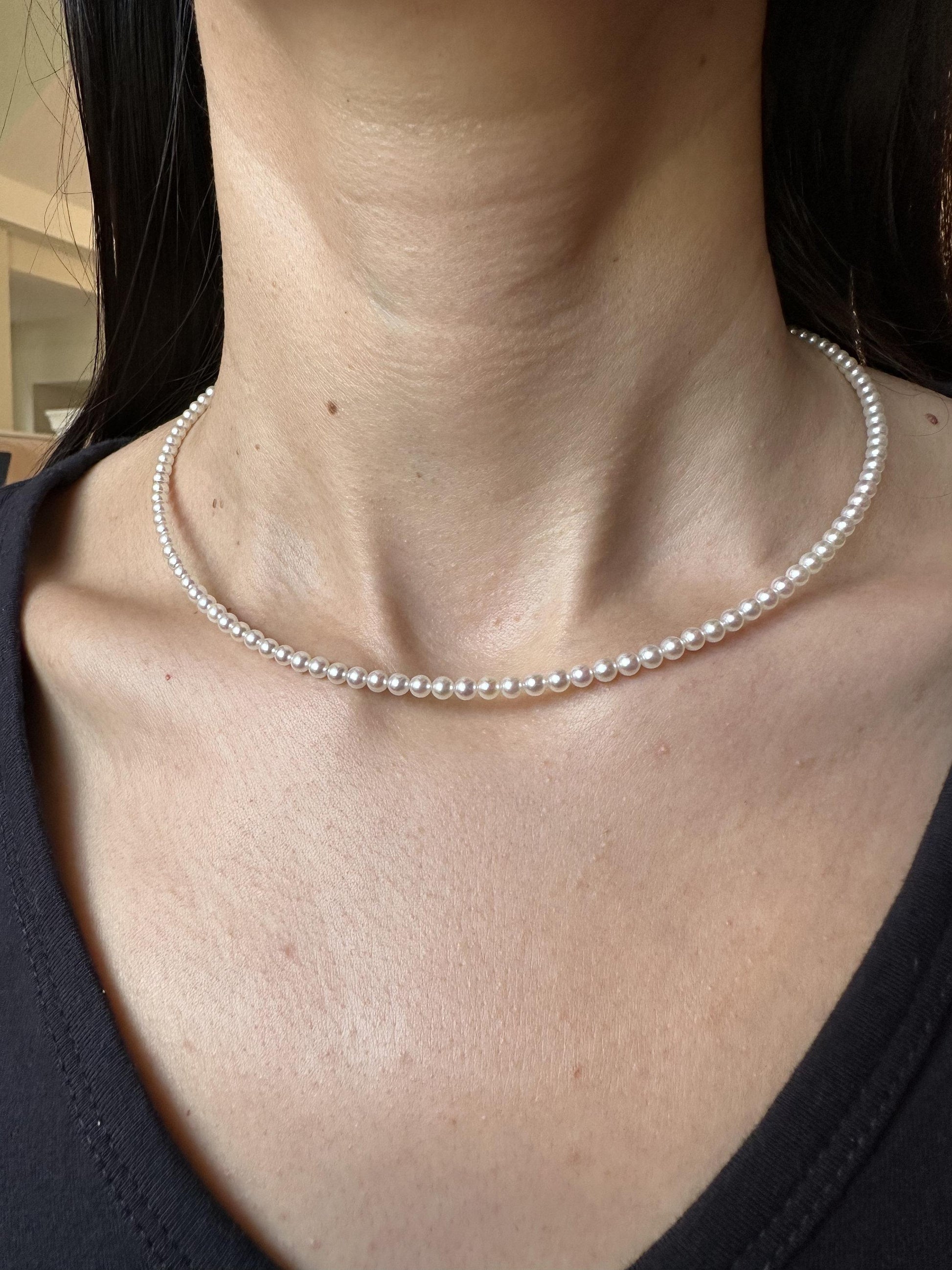14 Karat Yellow Gold White Akoya Pearl Bead Layer Dainty Classic Beautiful White