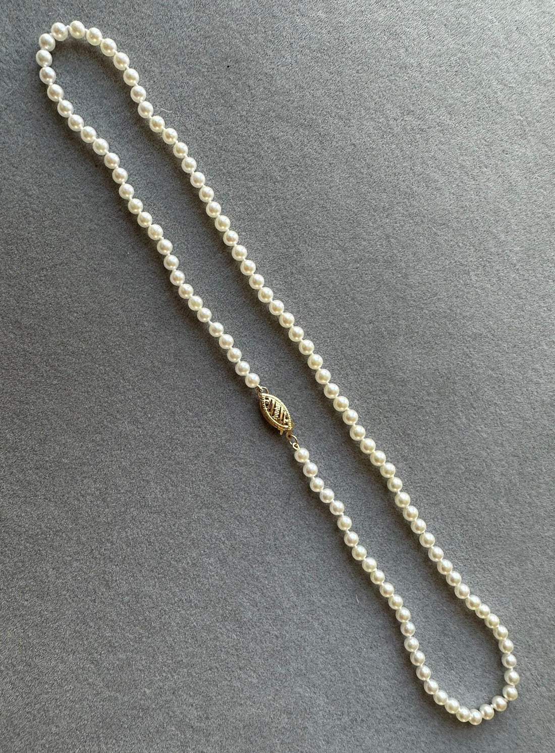 14 Karat Yellow Gold White Akoya Pearl Bead Layer Dainty Classic Beautiful White