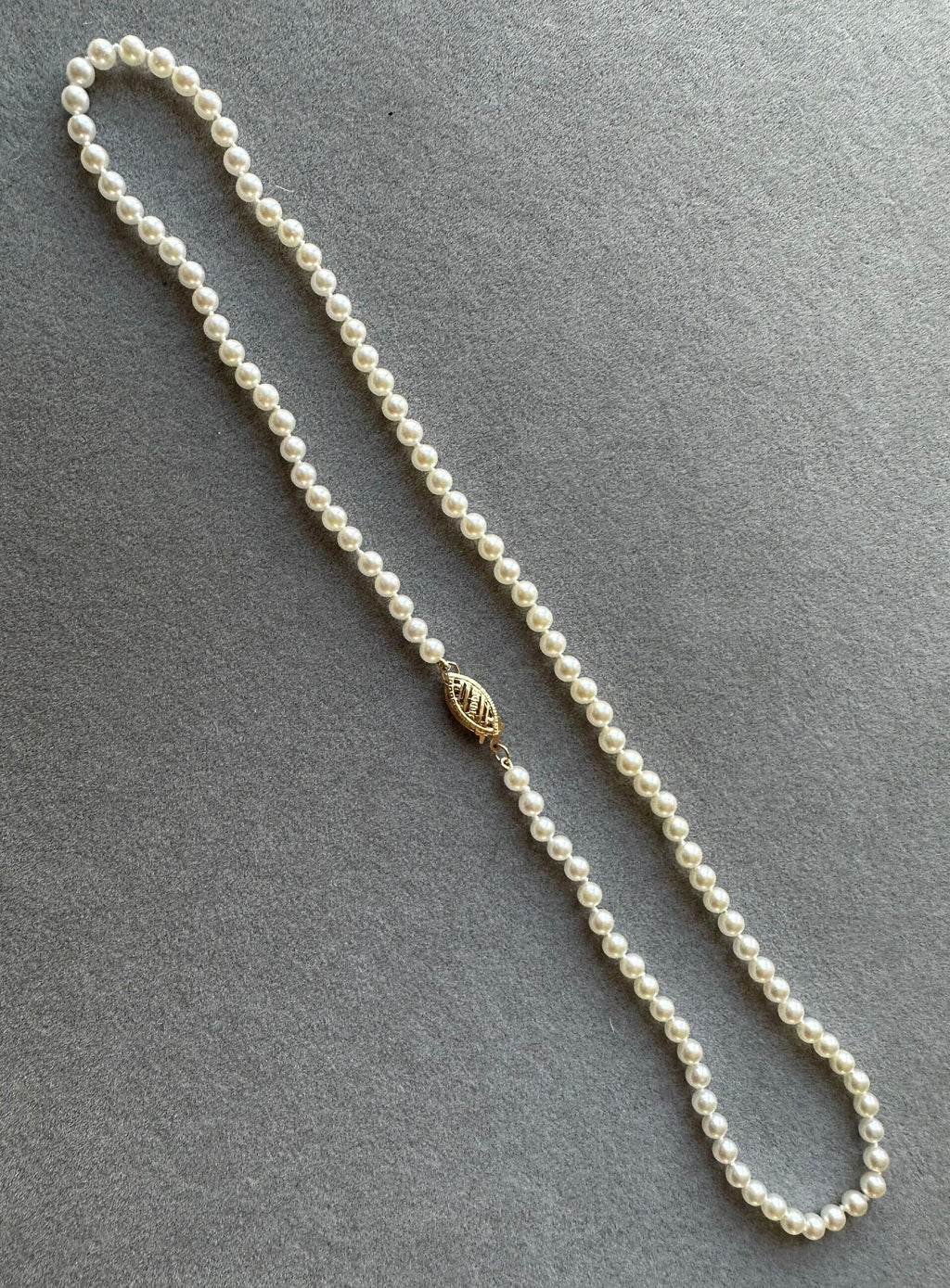 14 Karat Yellow Gold White Akoya Pearl Bead Layer Dainty Classic Beautiful White