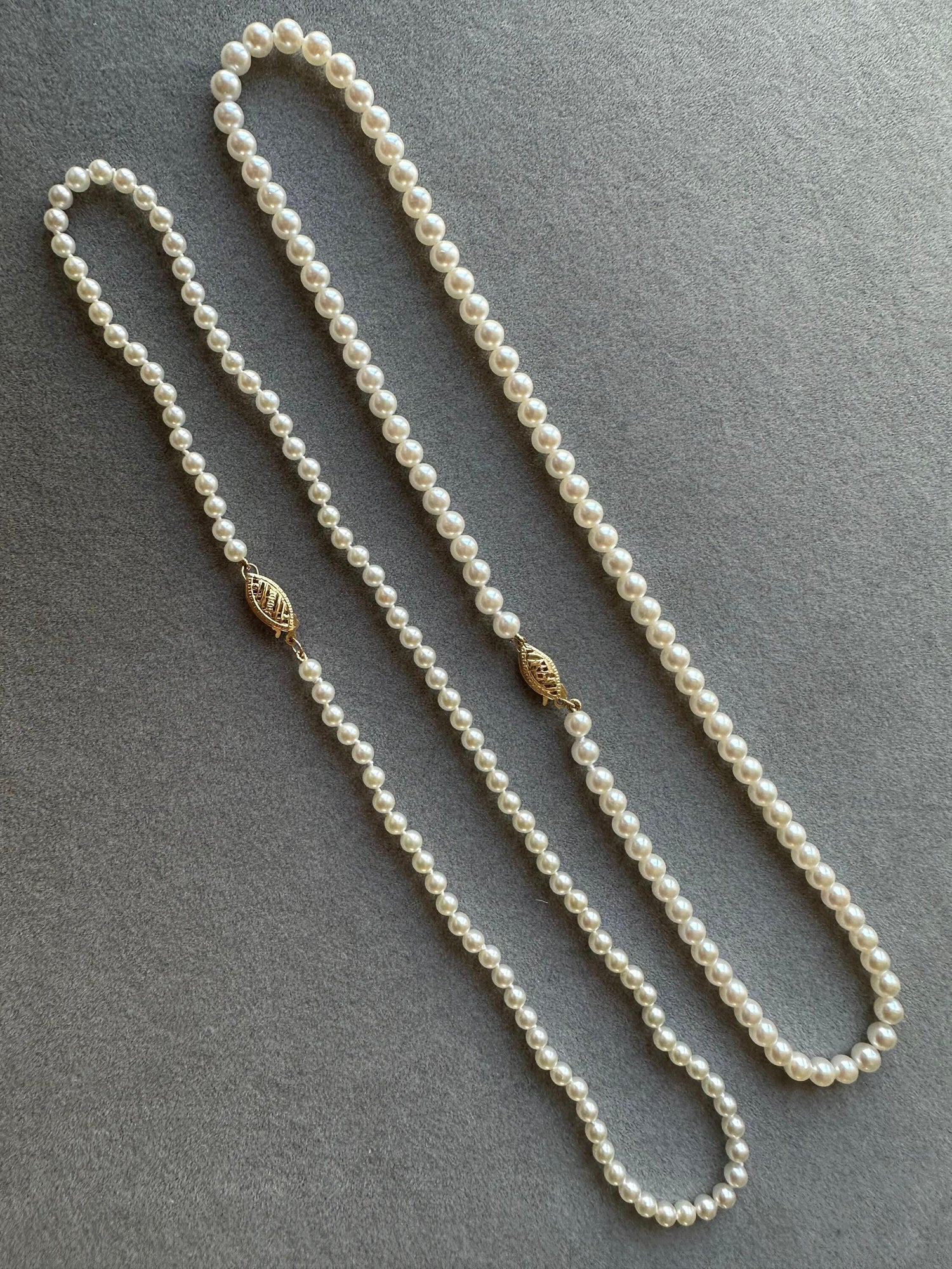 14 Karat Yellow Gold White Akoya Pearl Bead Layer Dainty Classic Beautiful White