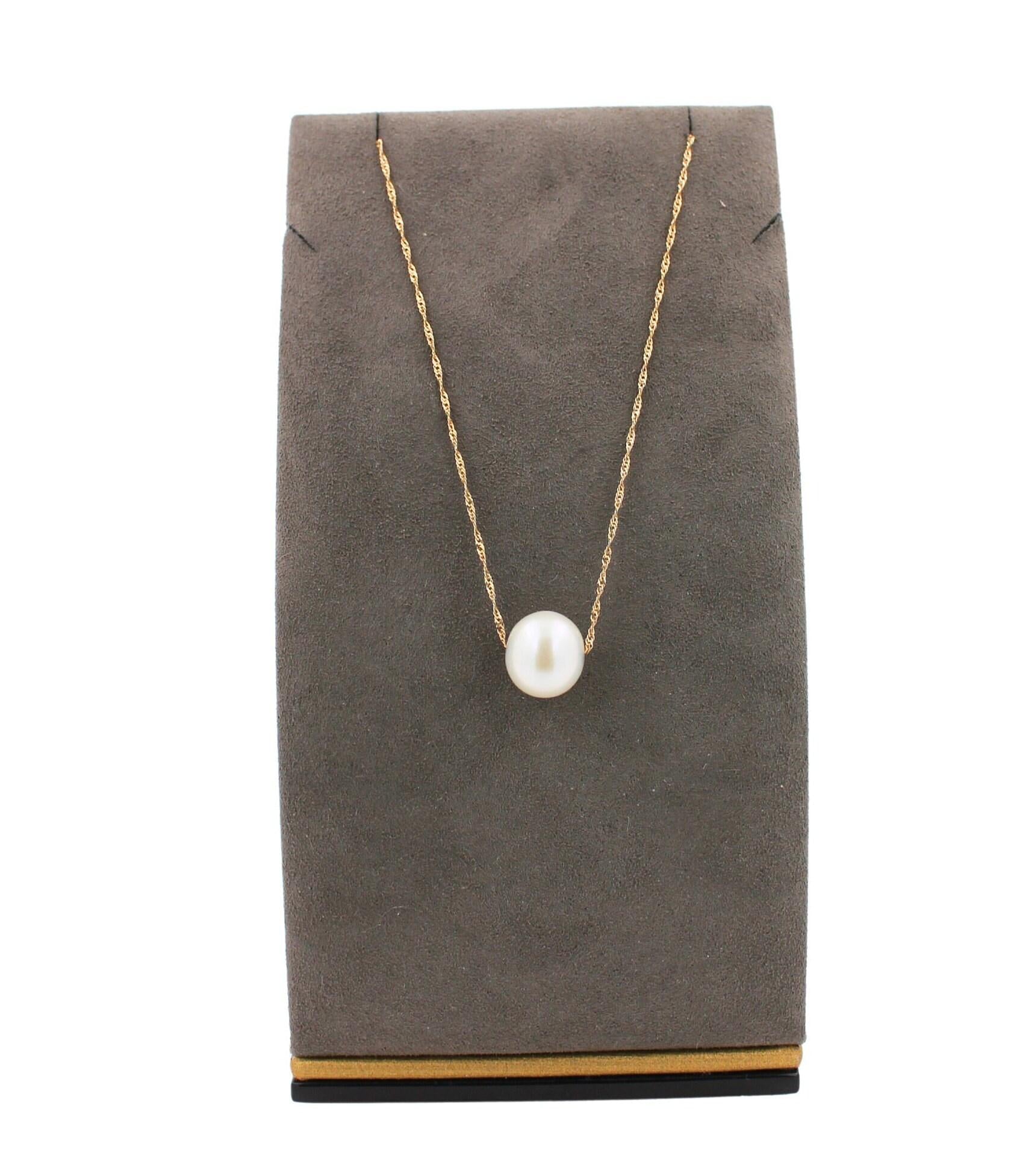 14 Karat Yellow Gold White Pearl Layer Dainty Classic Beautiful Pearls Timeless 