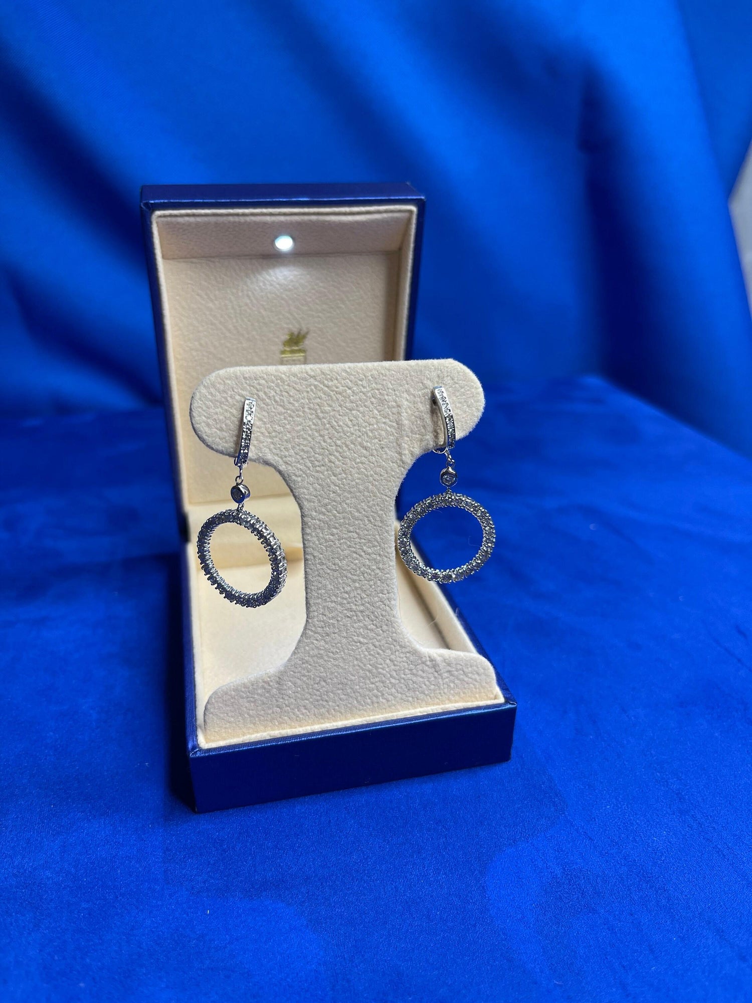2 Carat  Round Circle Shape Brilliant Cut Diamond Hoop 14 Karat White Gold Huggi