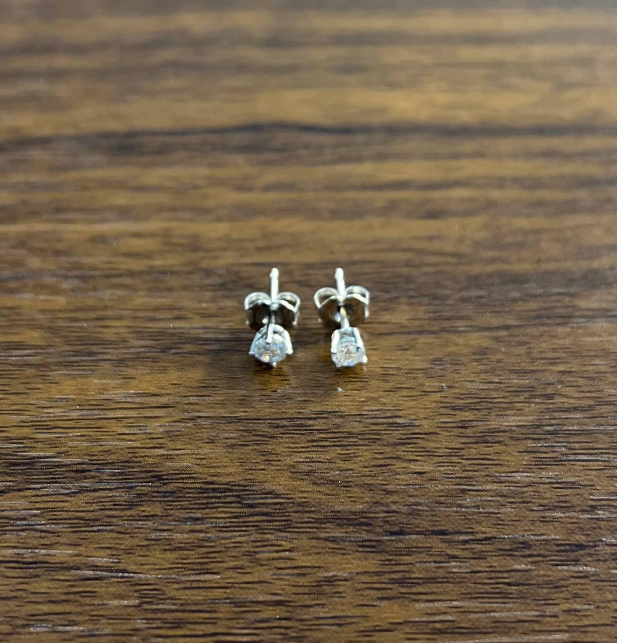 Classic Small Diamond Round Shape Brilliant Cut 14K White Gold Stud Earrings