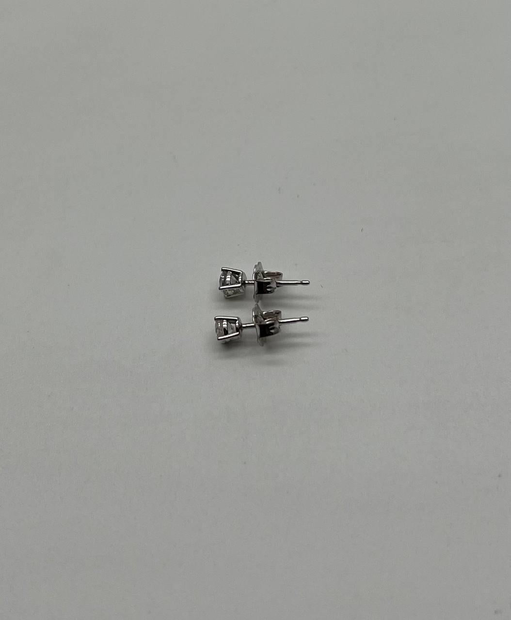 Classic Small Diamond Round Shape Brilliant Cut 14K White Gold Stud Earrings