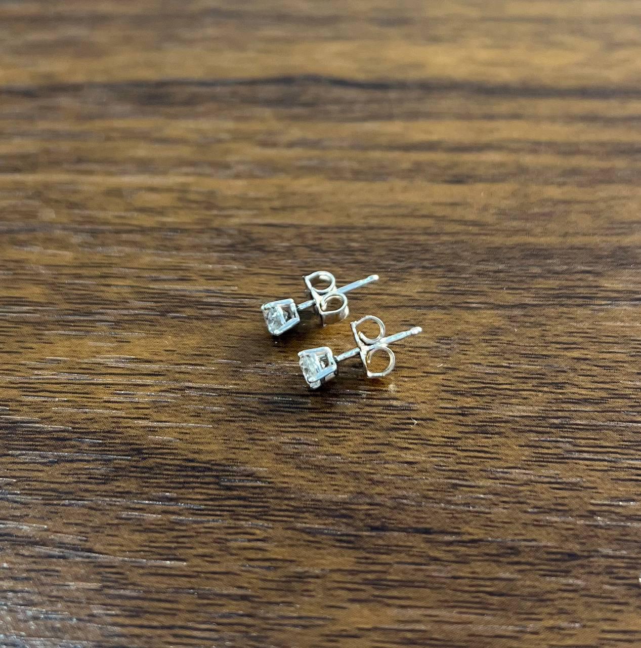 Classic Small Diamond Round Shape Brilliant Cut 14K White Gold Stud Earrings