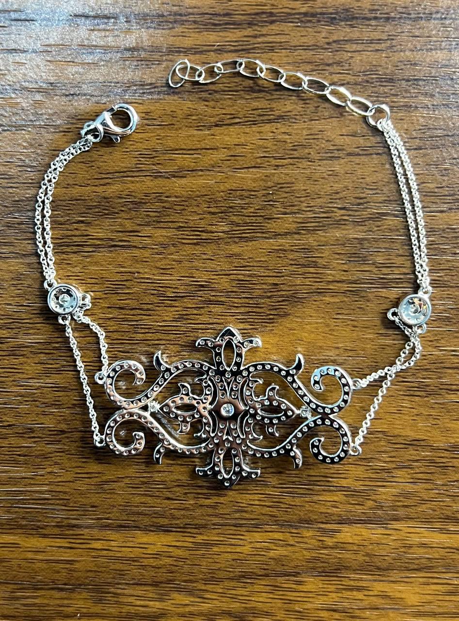 Diamonds Scroll Symbol Motifs Emblem 18K White Gold Statement Chain Bracelet