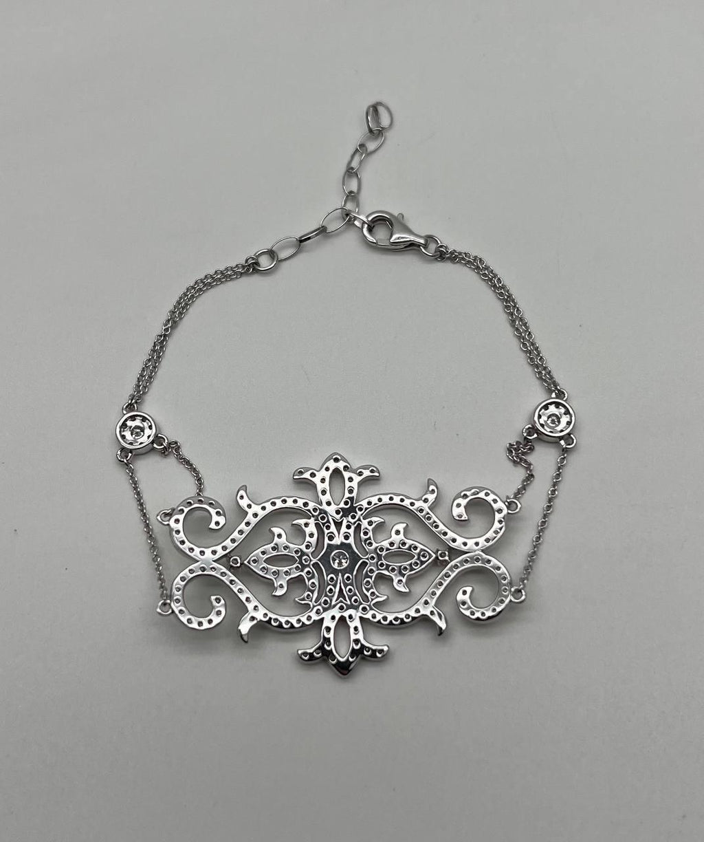 Diamonds Scroll Symbol Motifs Emblem 18K White Gold Statement Chain Bracelet