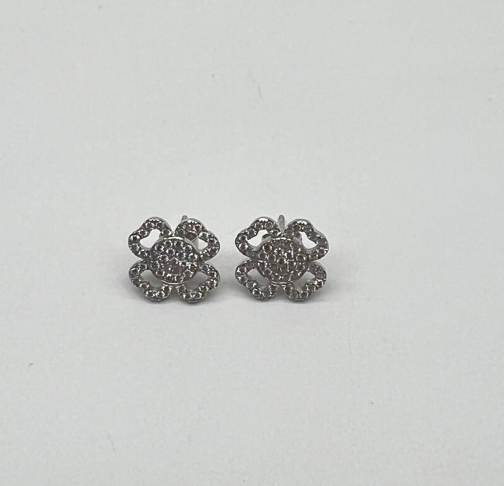 Diamond Pave жиынтығы Lucky Clover Charm Halo 18K ақ алтыннан жасалған сырғалар