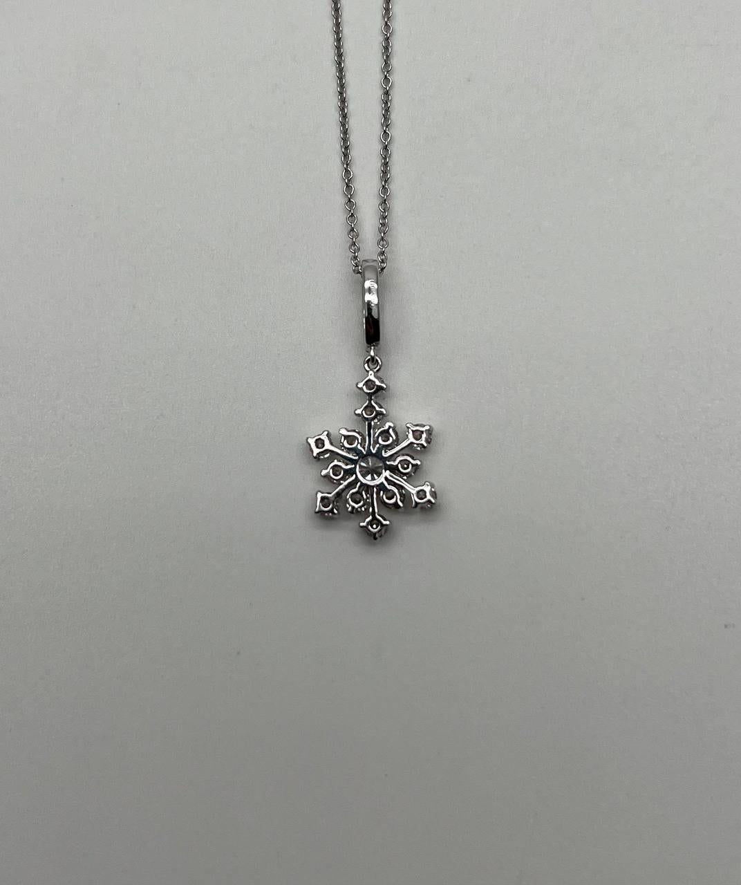 Diamond Snowflake Floral Flower Symbol Motif 14K White Gold Pendant Chain Neckla