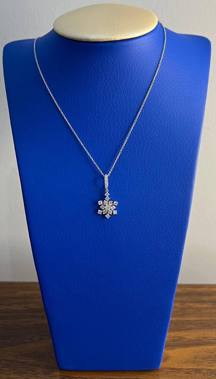Diamond Snowflake Floral Flower Symbol Motif 14K White Gold Pendant Chain Neckla