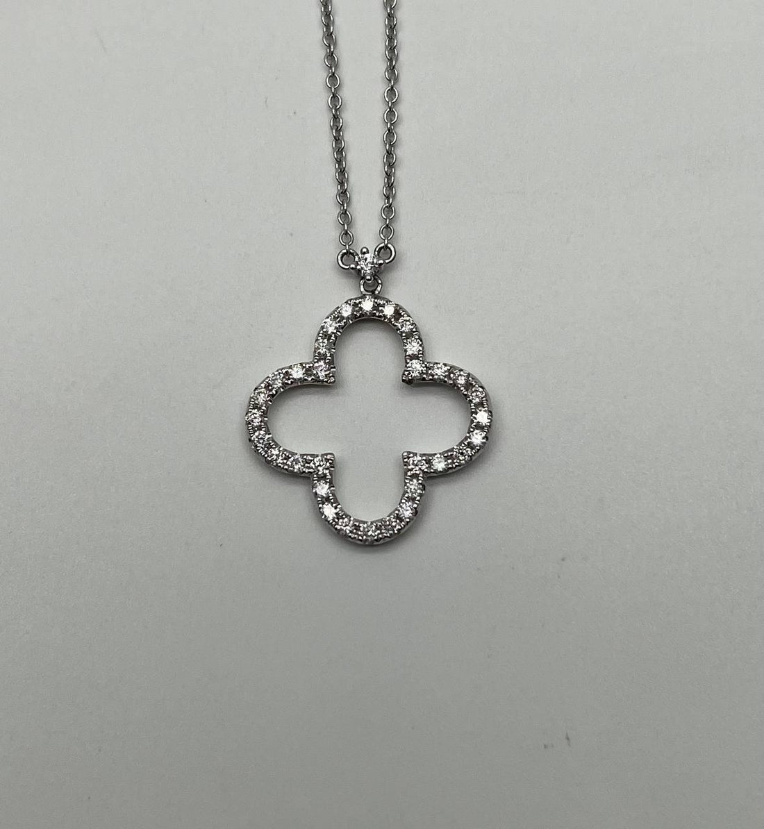 Quatrefoil Lucky Alhambra Clover Diamonds Halo Motif White Gold Pendant Necklace