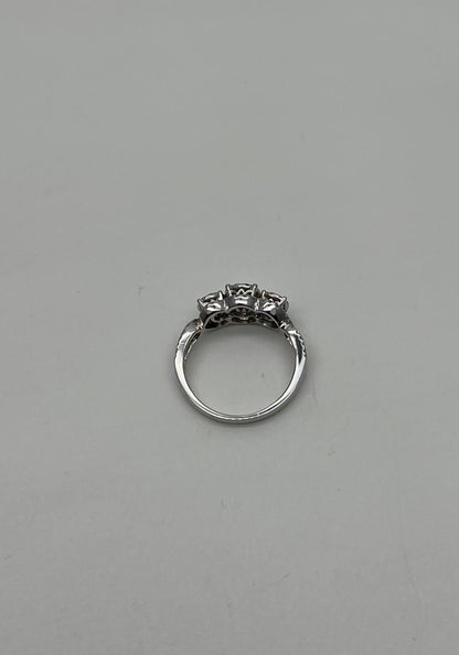 Diamonds Pave Set Round Cluster Halo Set White Gold Statement Three Stone Ring