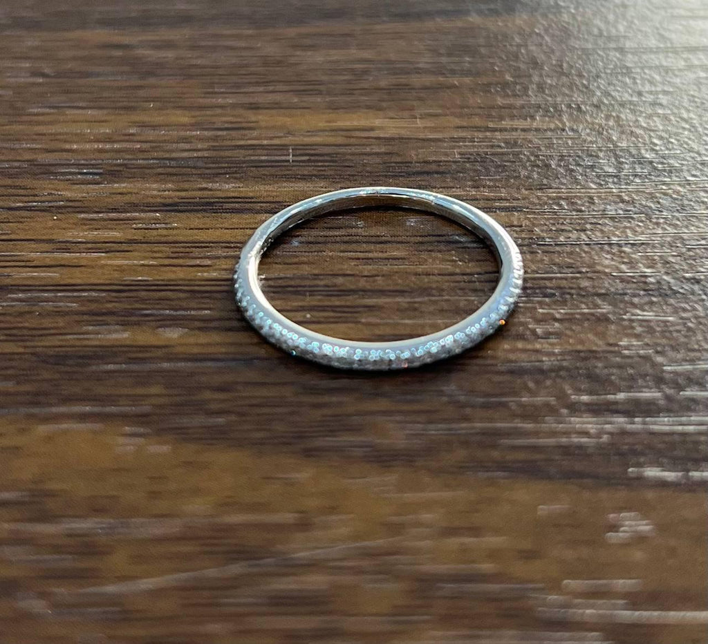 Classic Inset Round Brilliant Diamond Line 14K White Gold Thin Band Ring