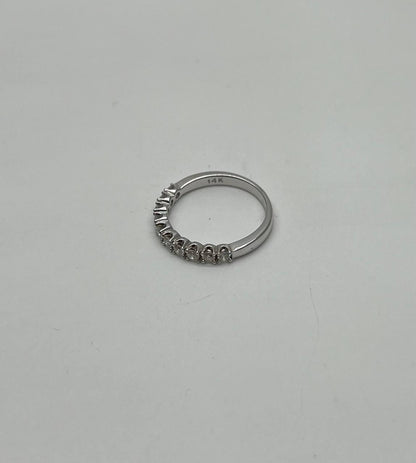 Classic Scallop Set Round Brilliant Diamond Line 14K White Gold Band Ring