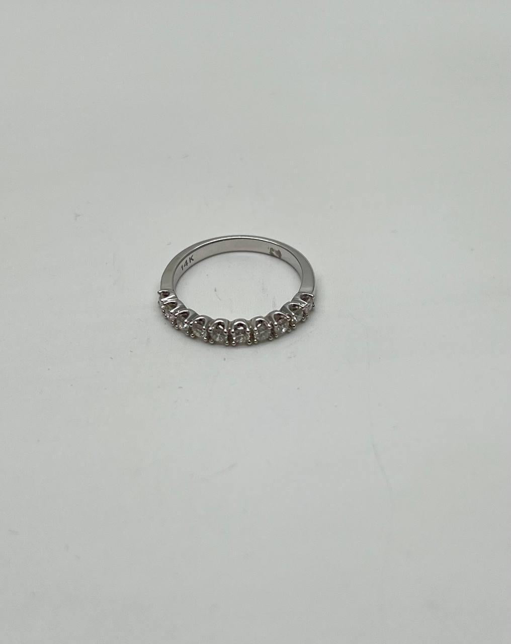 Classic Scallop Set Round Brilliant Diamond Line 14K White Gold Band Ring