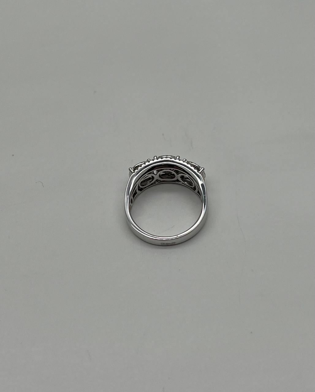 Diamonds Pave Set Round Cluster Halo Set White Gold Statement Three Stone Ring