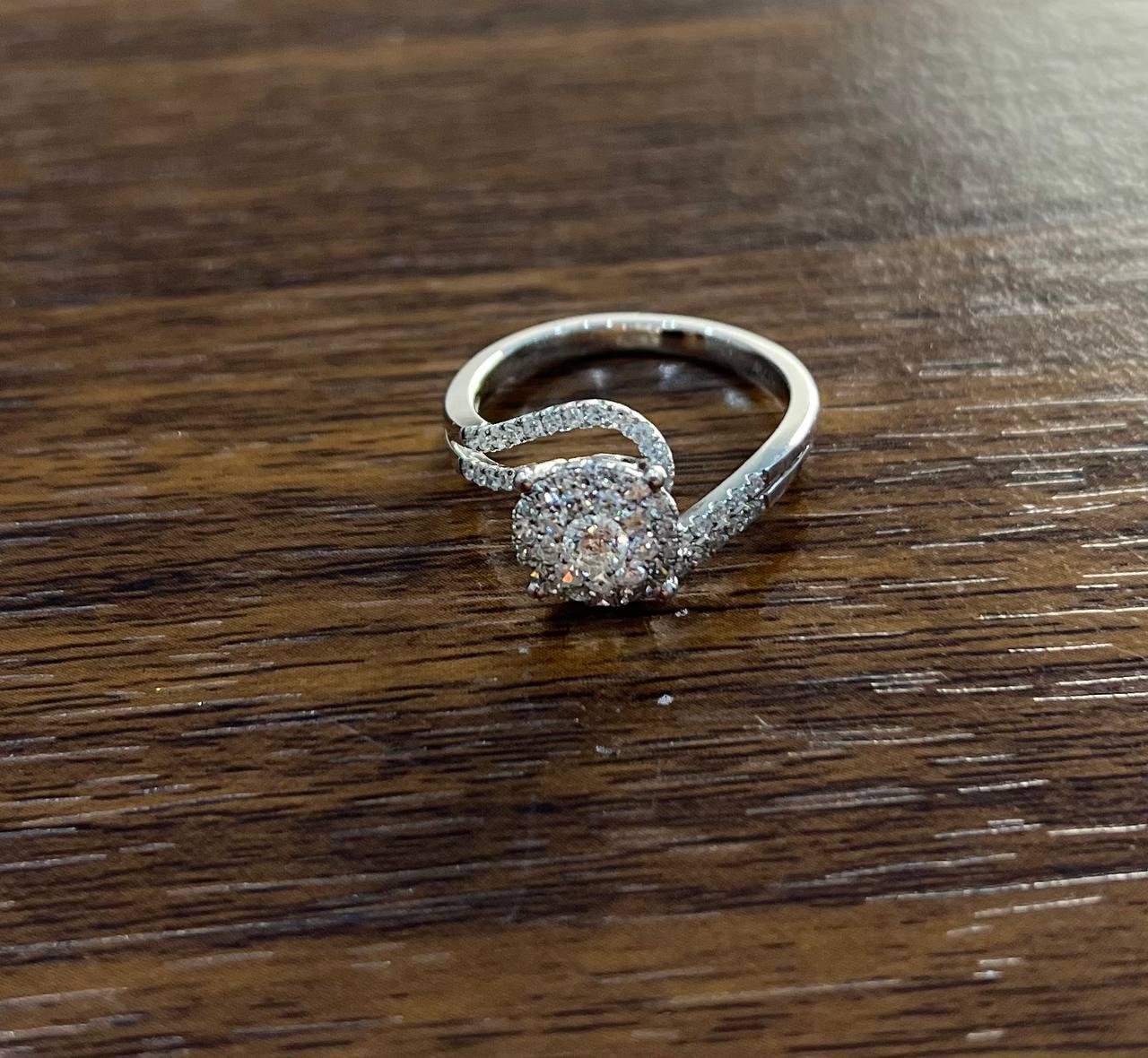Diamonds Pave Set Round Cluster Halo 14KWhite Gold Statement Bypass Spiral Ring