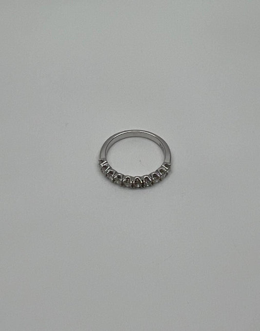 Classic Scallop Set Round Brilliant Diamond Line 14K White Gold Band Ring