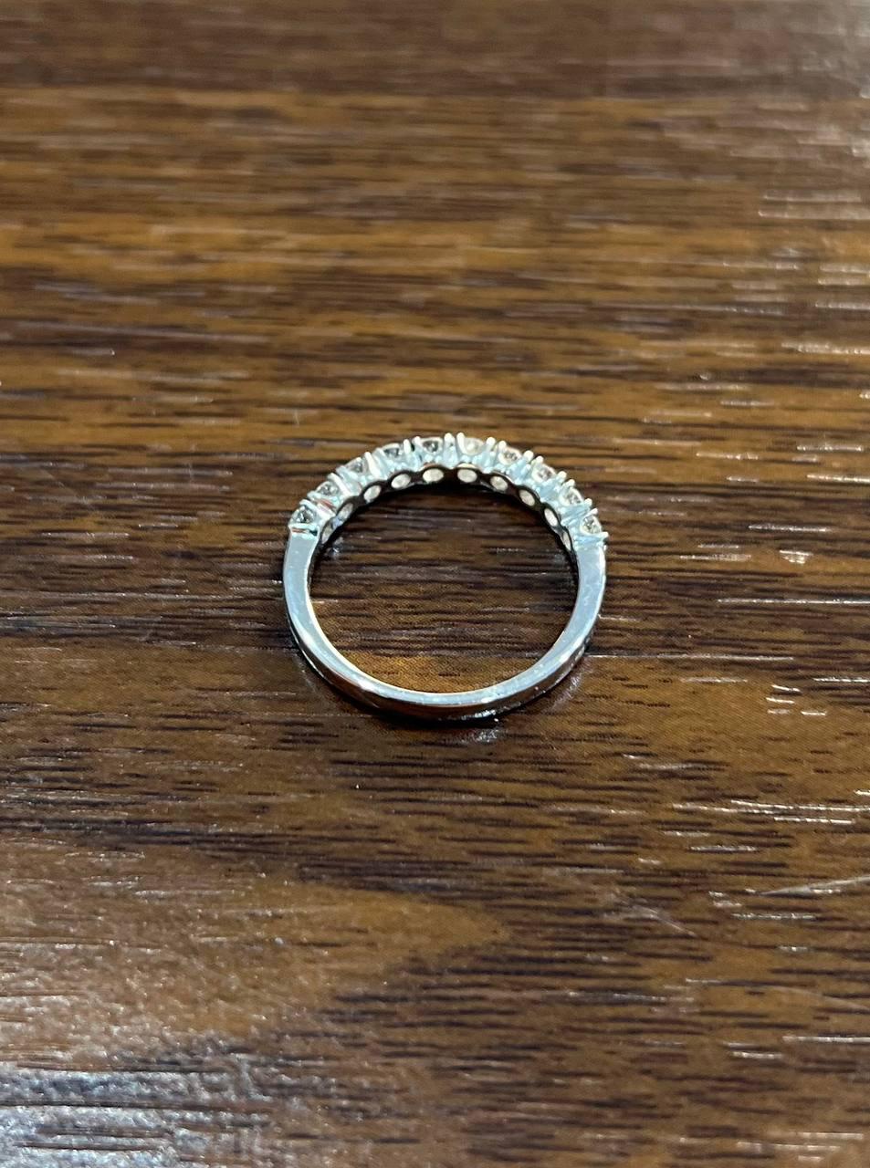 Classic Scallop Set Round Brilliant Diamond Line 14K White Gold Medium Band Ring