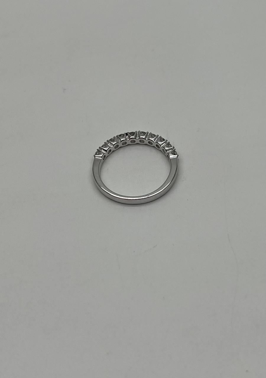Classic Scallop Set Round Brilliant Diamond Line 14K White Gold Medium Band Ring