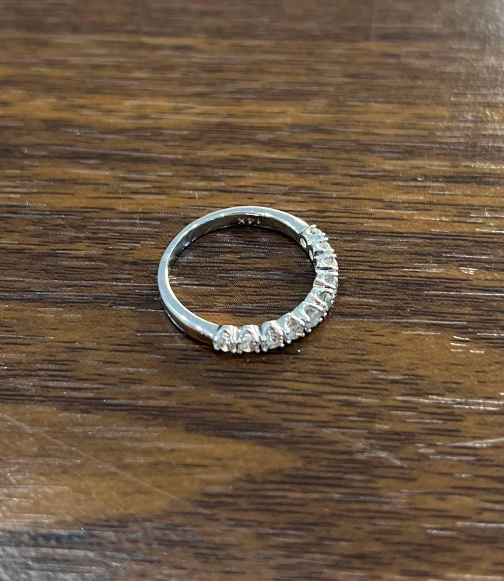 Classic Scallop Set Round Brilliant Diamond Line 14K White Gold Band Ring