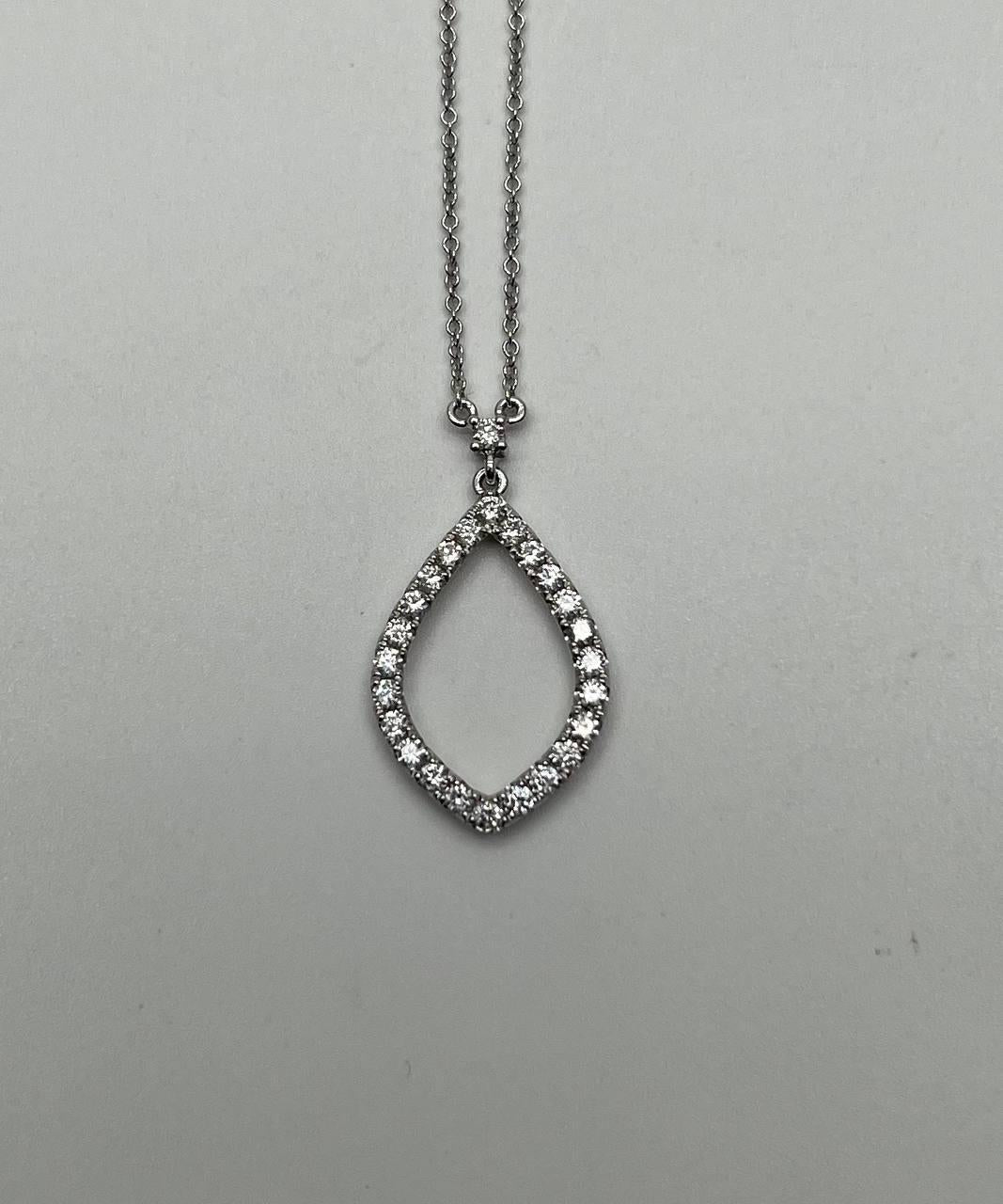 Marquise Oval Shape Rhombus Diamonds Halo Motif 18K White Gold Pendant Necklace