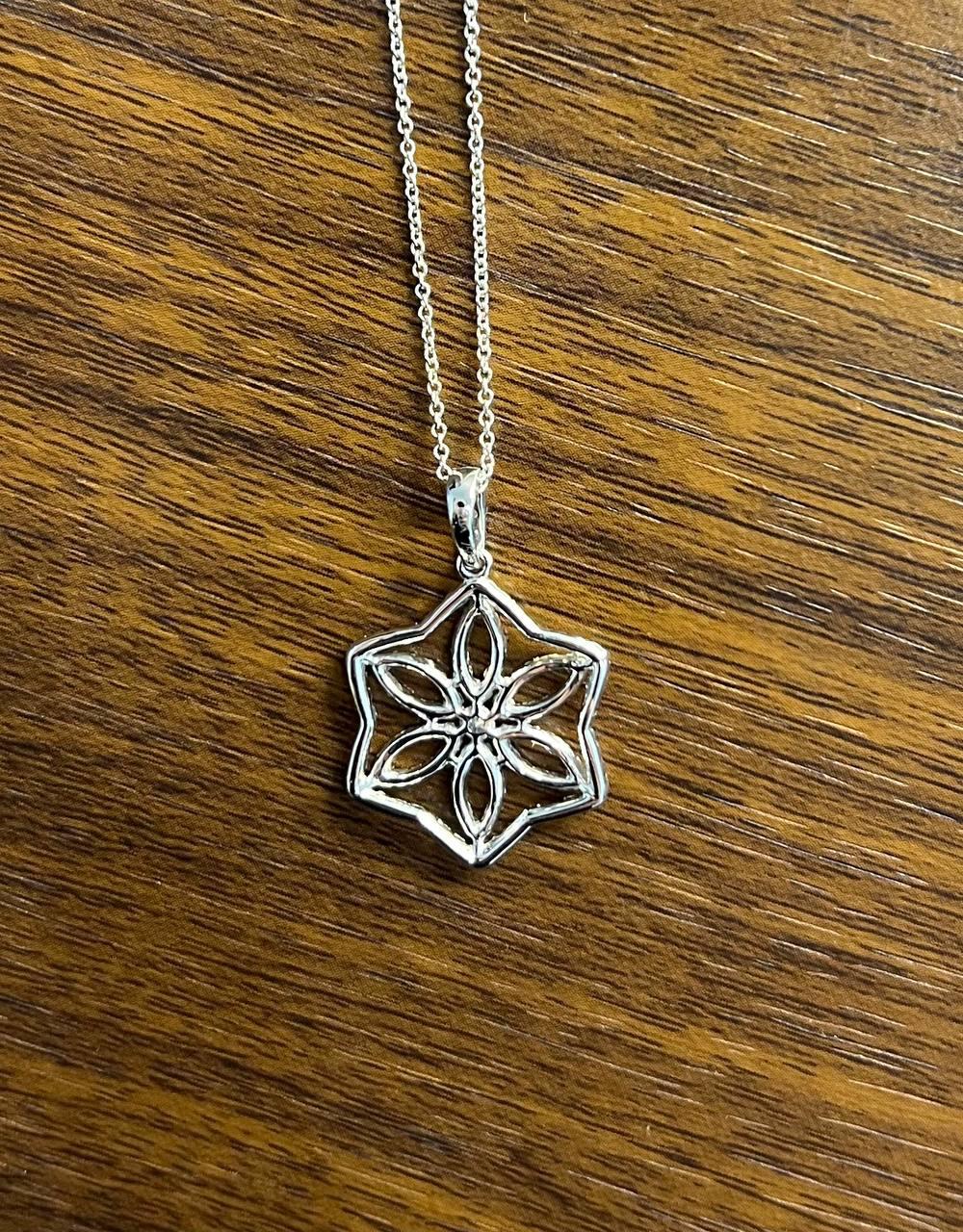 Diamond Halo Set Snowflake Symbol Motif 18K White Gold Pendant Chain Necklace