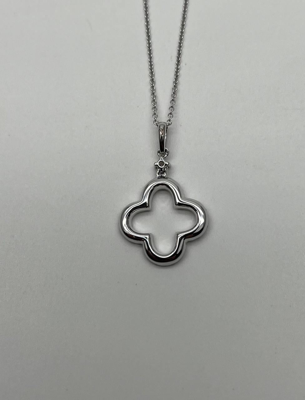Quatrefoil Lucky Alhambra Clover Diamonds Halo Motif White Gold Pendant Necklace