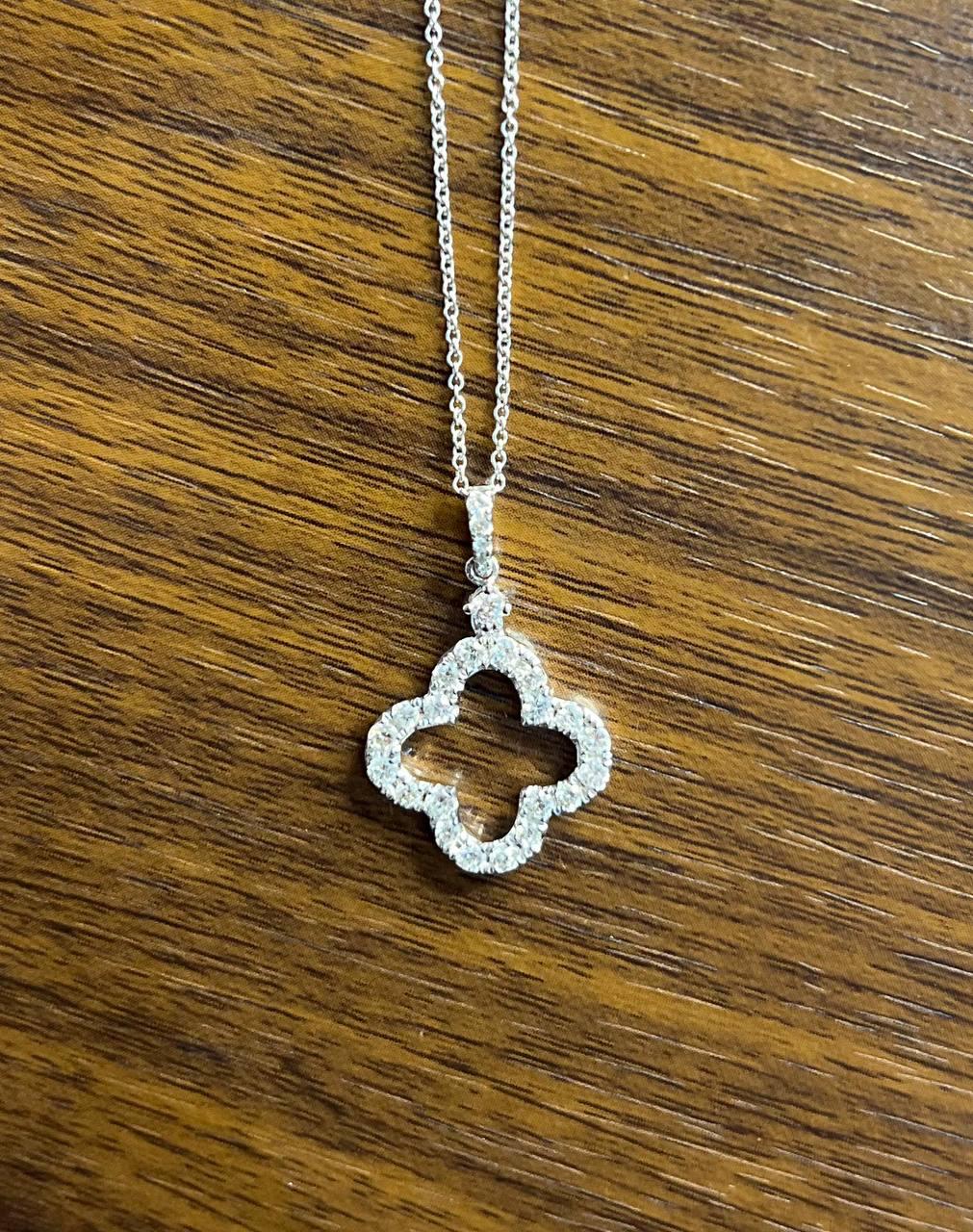 Quatrefoil Lucky Alhambra Clover Diamonds Halo Motif White Gold Pendant Necklace