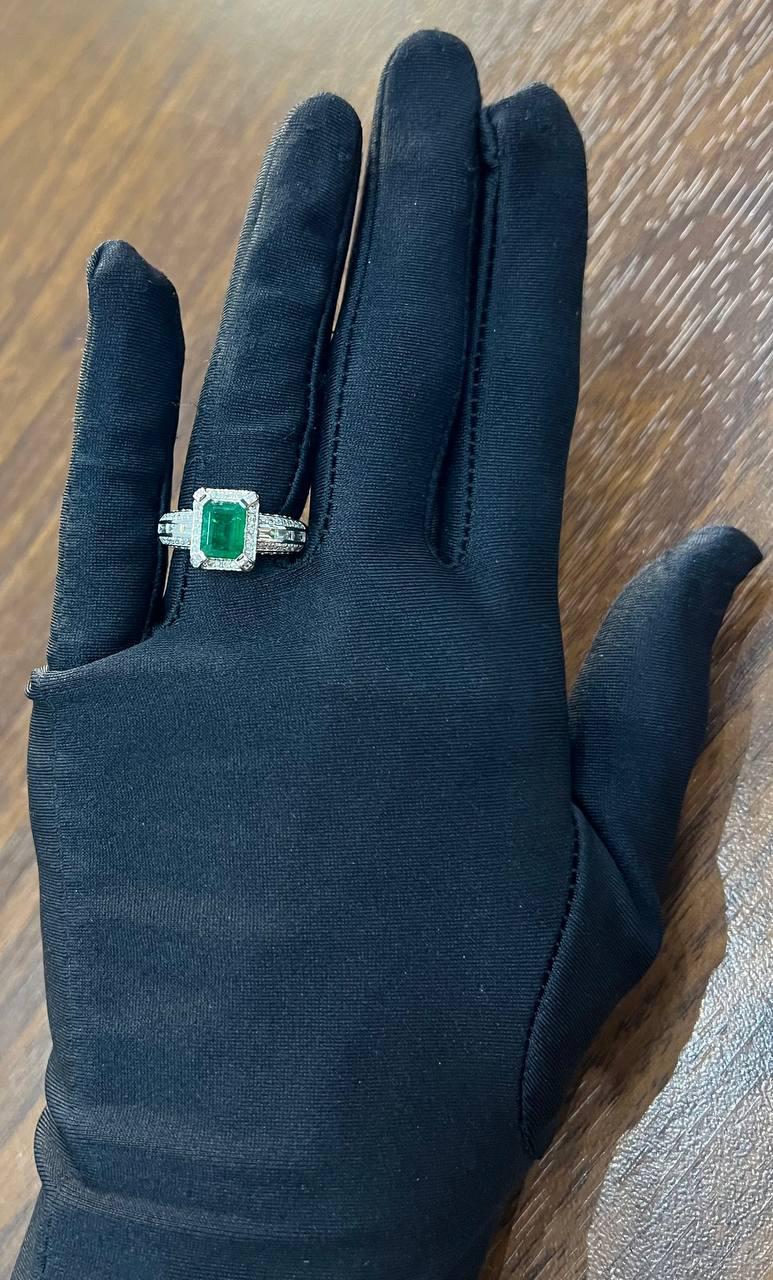 Green Emerald &amp; White Diamonds Pave Set 14K White Gold Statement Unique Ring