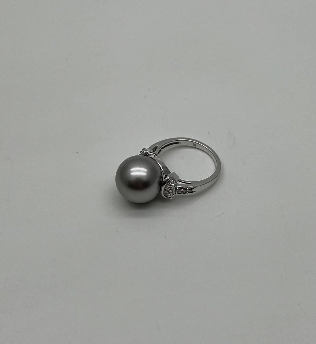 Grey Silver Black Tahitian Pearl 14K White Gold Diamond Baguette Statement Ring