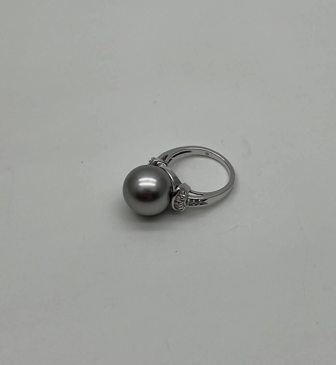 Grey Silver Black Tahitian Pearl 14K White Gold Diamond Baguette Statement Ring