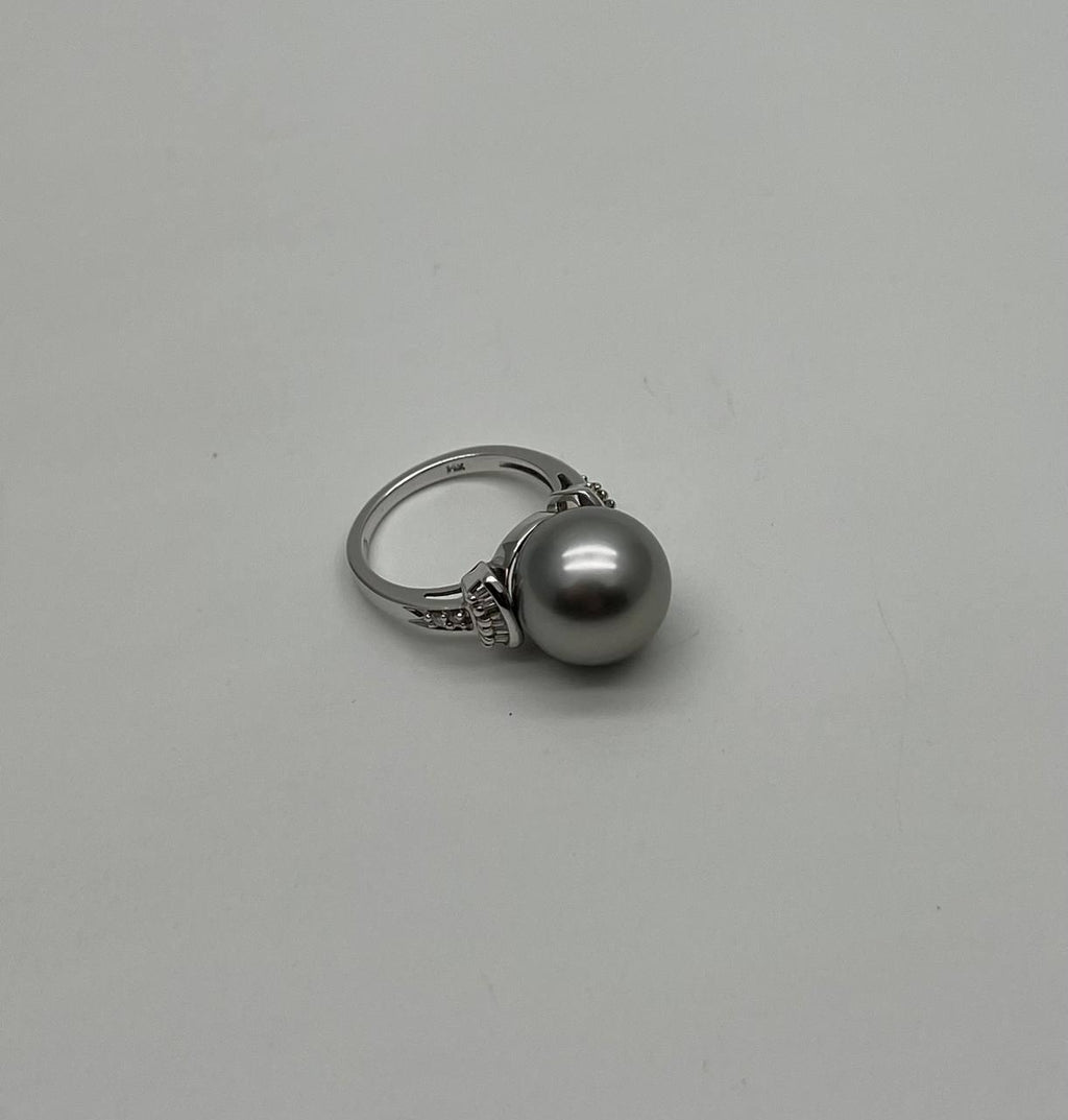 Grey Silver Black Tahitian Pearl 14K White Gold Diamond Baguette Statement Ring